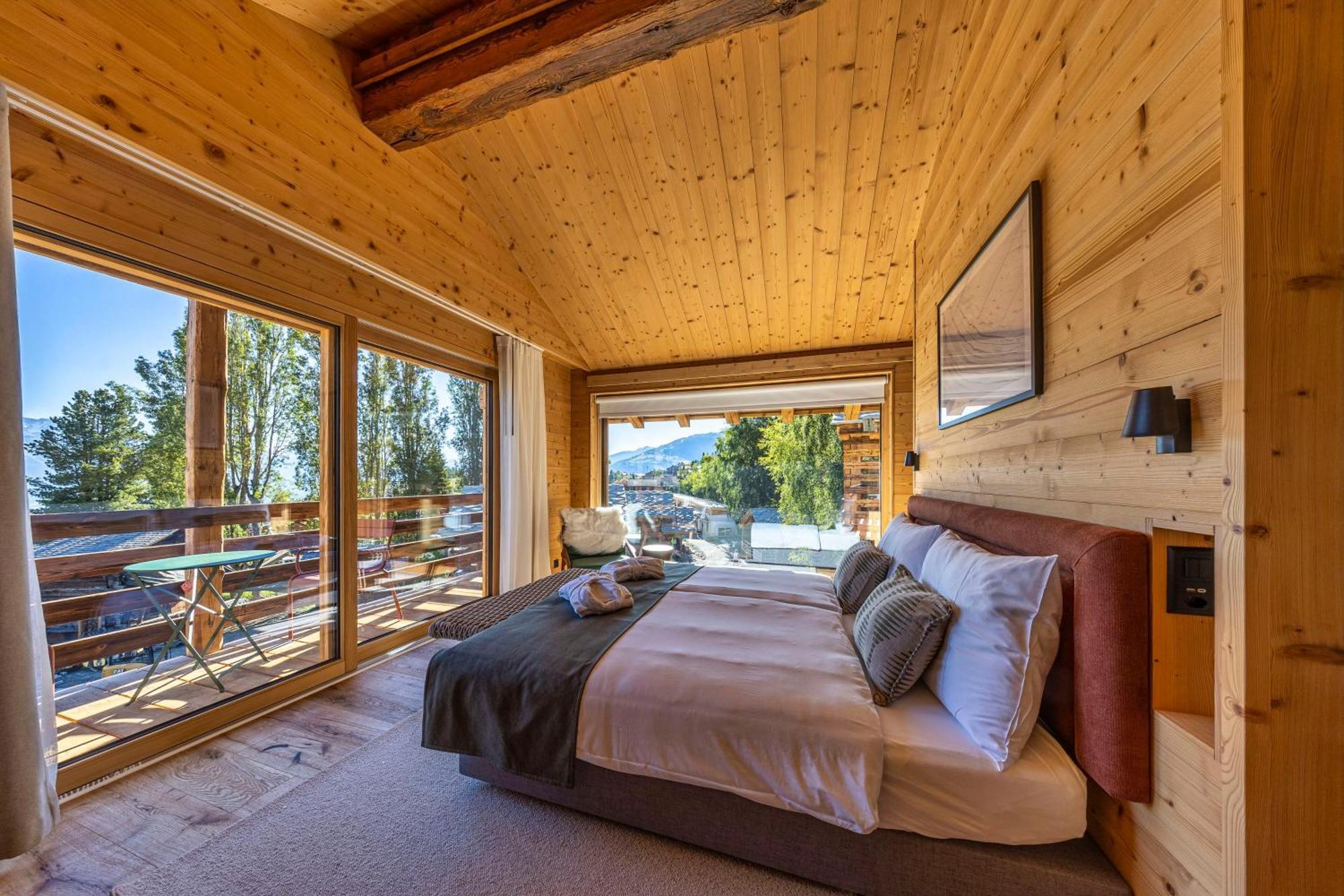 Mad Retreat Hotel Нендаз Екстериор снимка