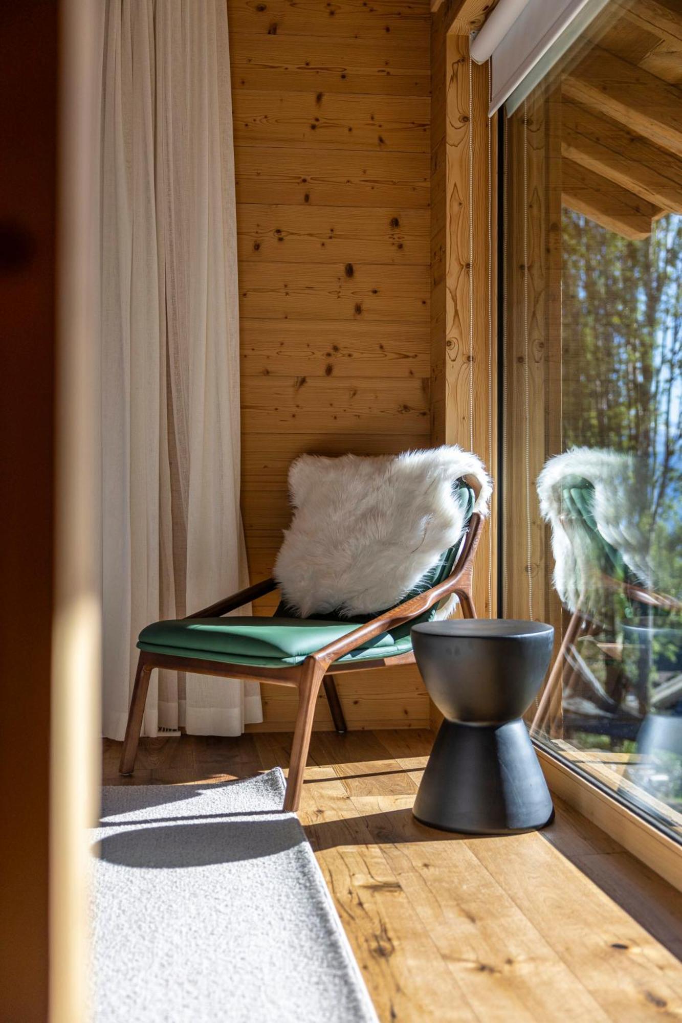 Mad Retreat Hotel Нендаз Екстериор снимка