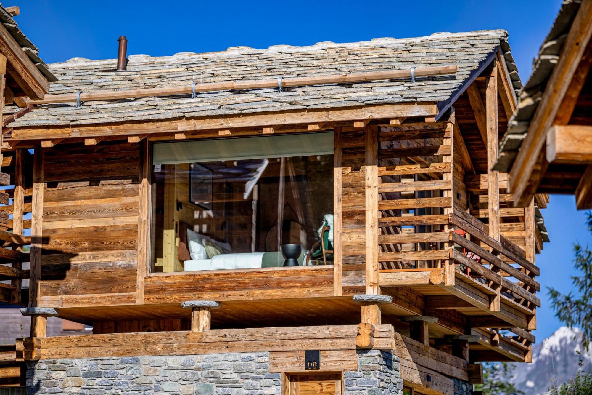 Mad Retreat Hotel Нендаз Екстериор снимка