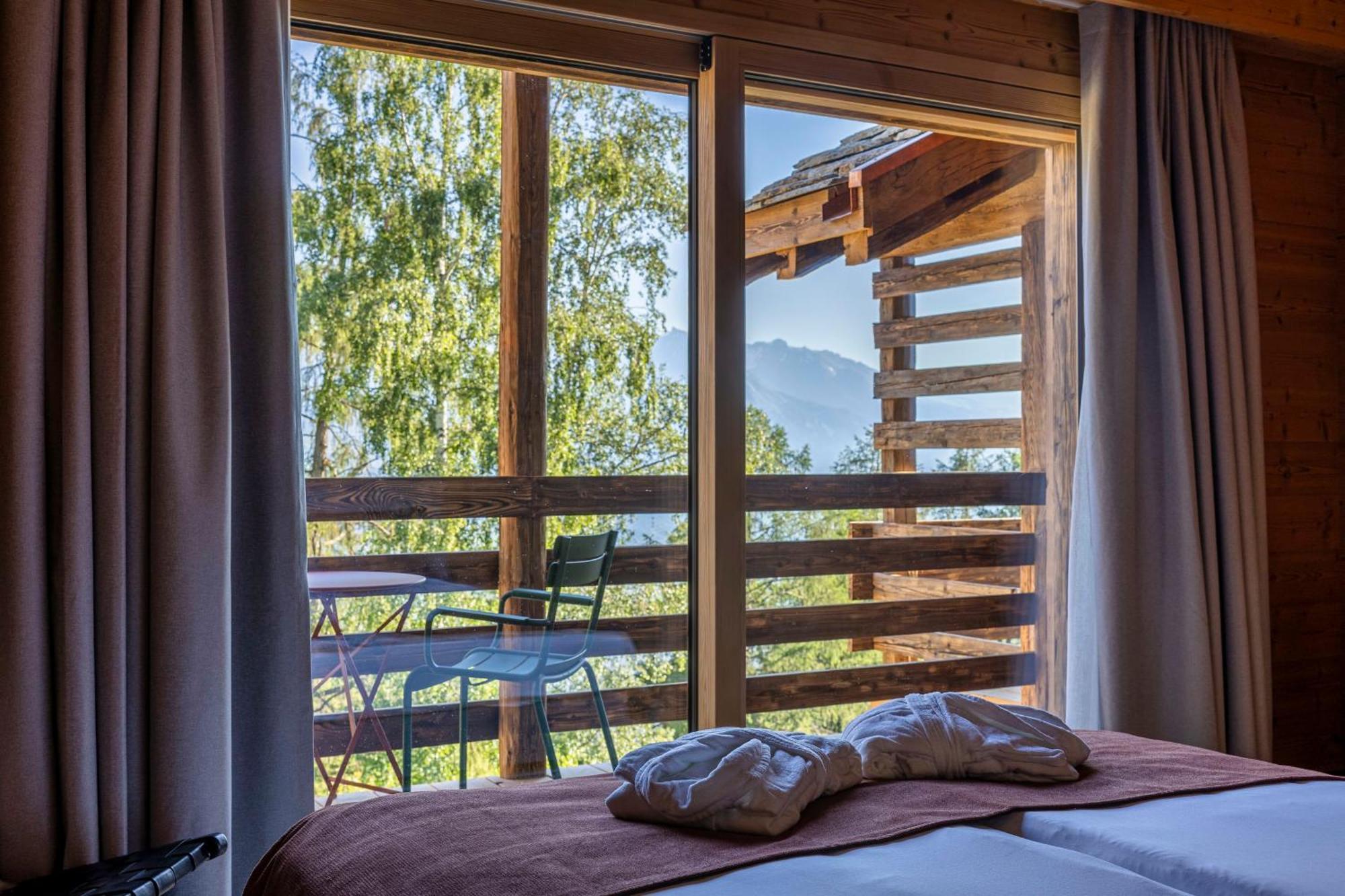 Mad Retreat Hotel Нендаз Екстериор снимка