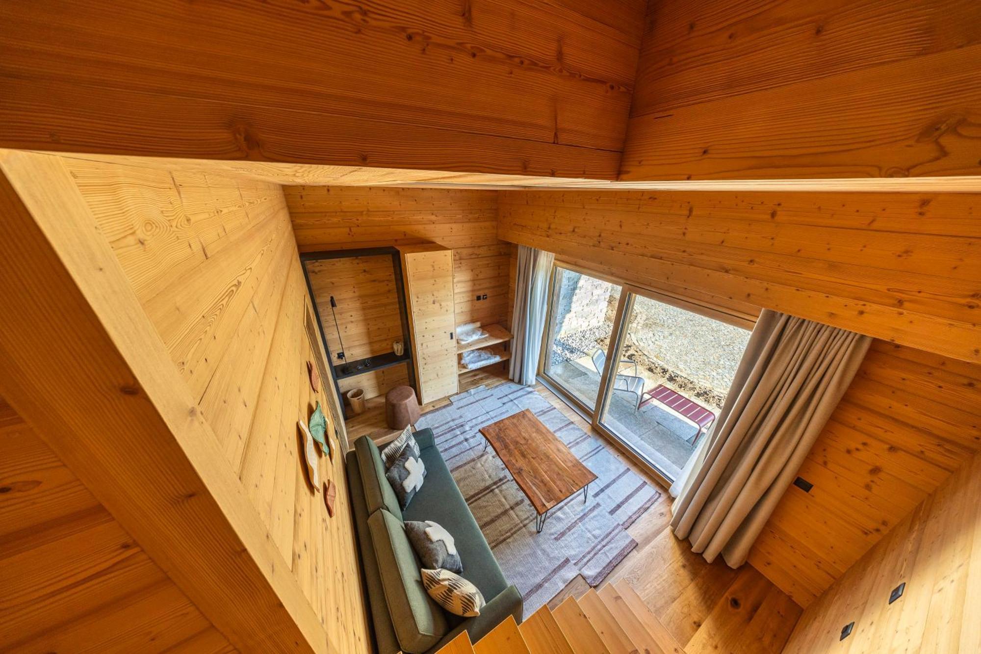 Mad Retreat Hotel Нендаз Екстериор снимка