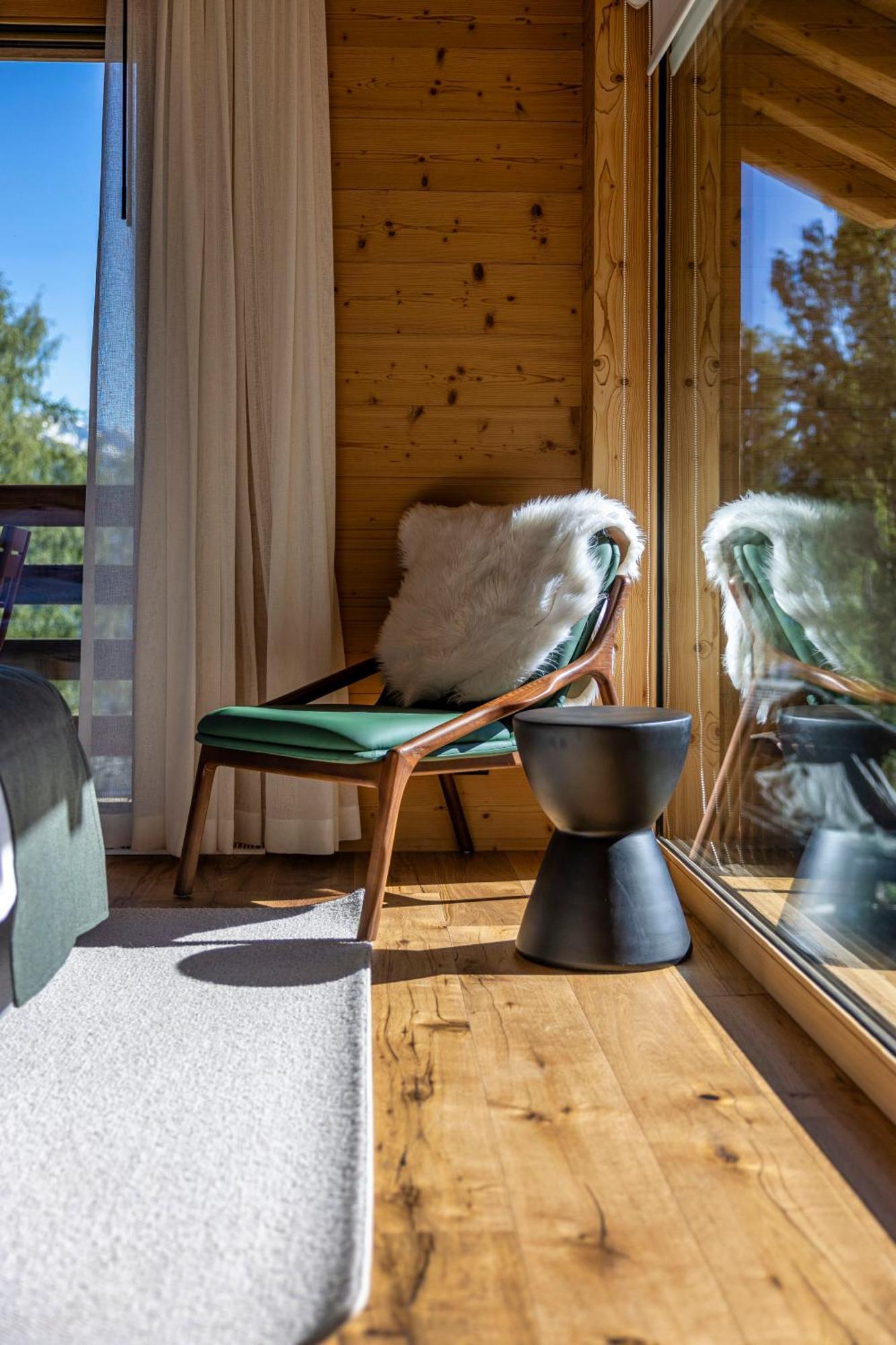 Mad Retreat Hotel Нендаз Екстериор снимка