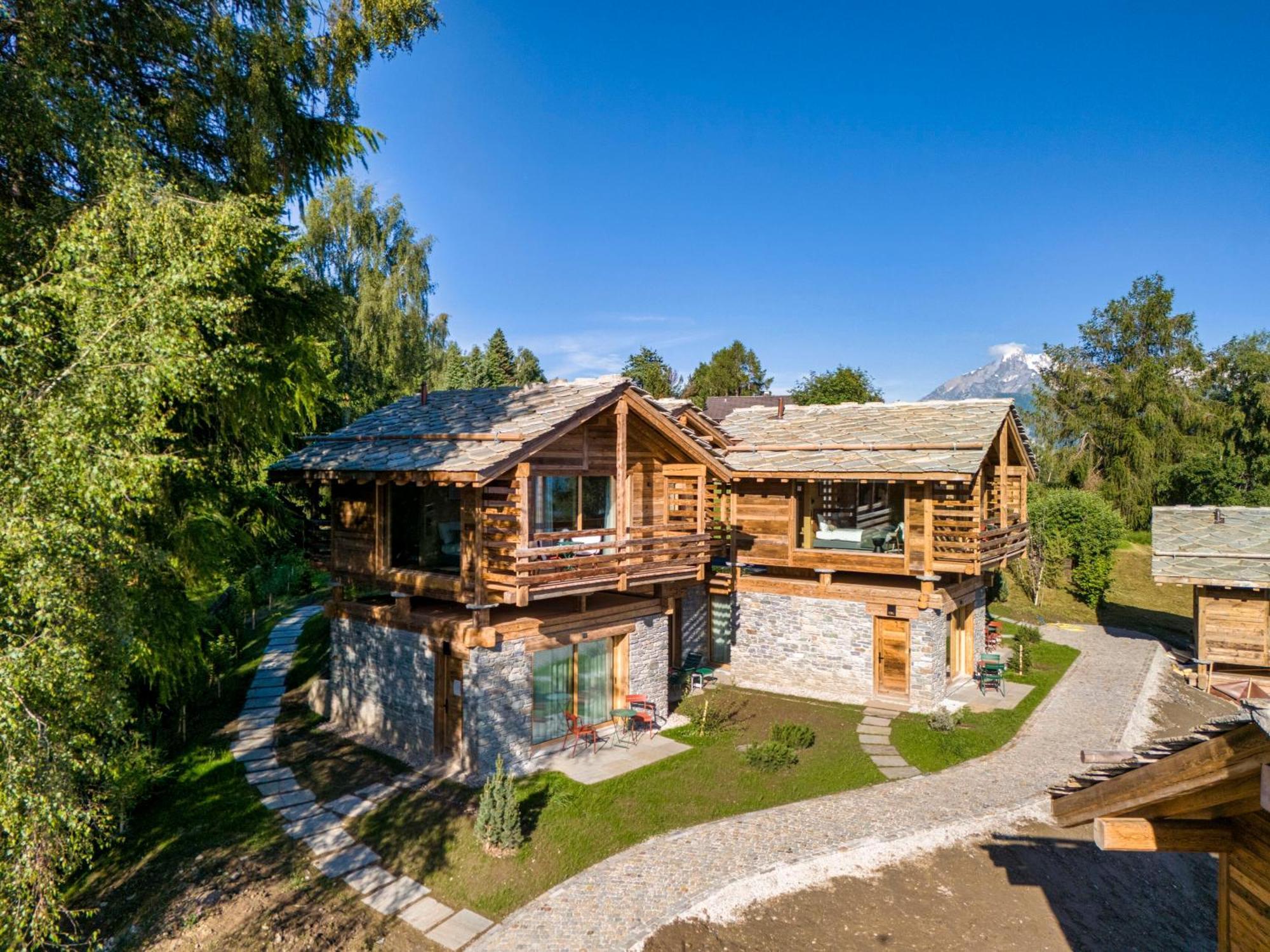 Mad Retreat Hotel Нендаз Екстериор снимка