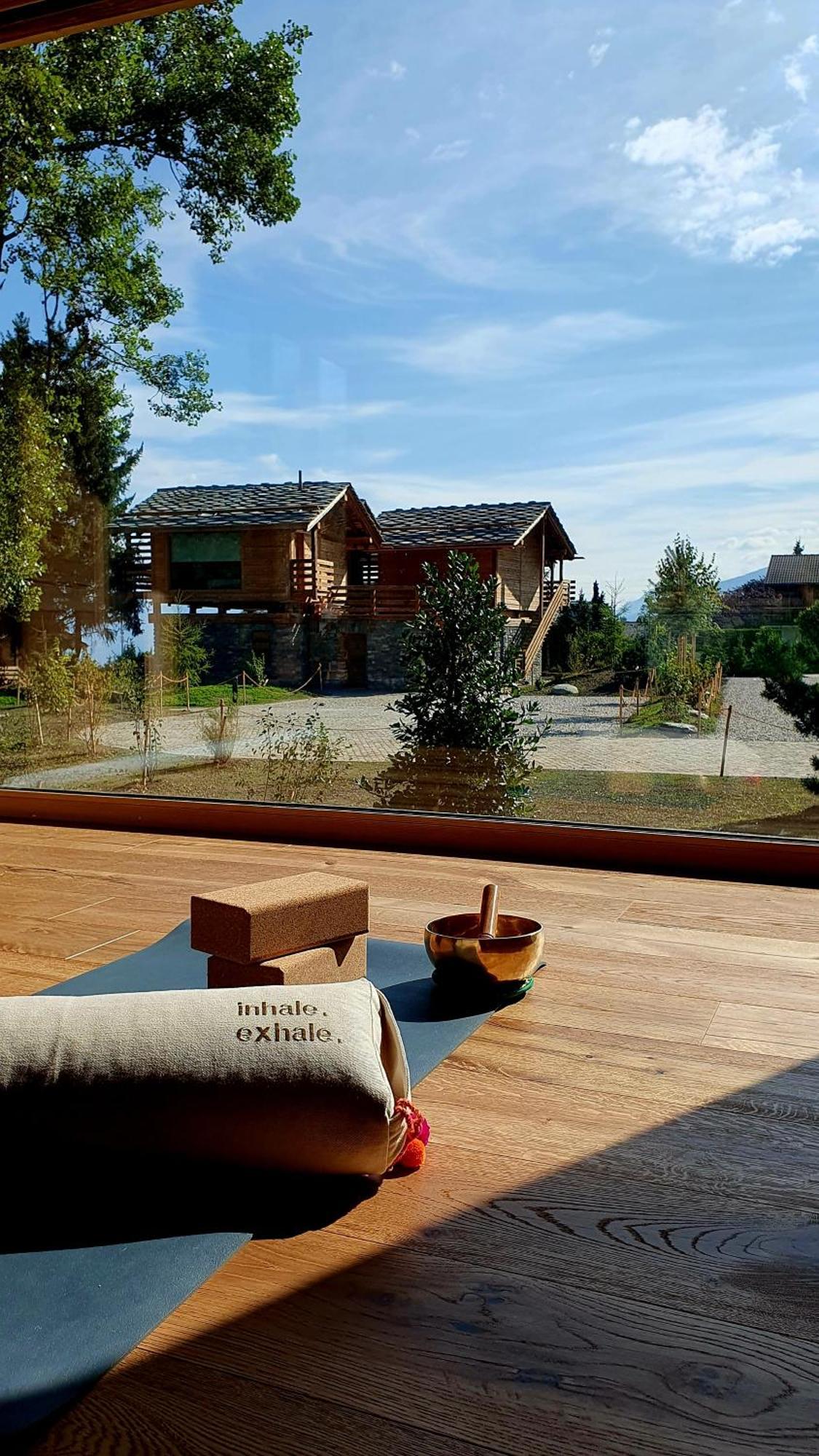 Mad Retreat Hotel Нендаз Екстериор снимка