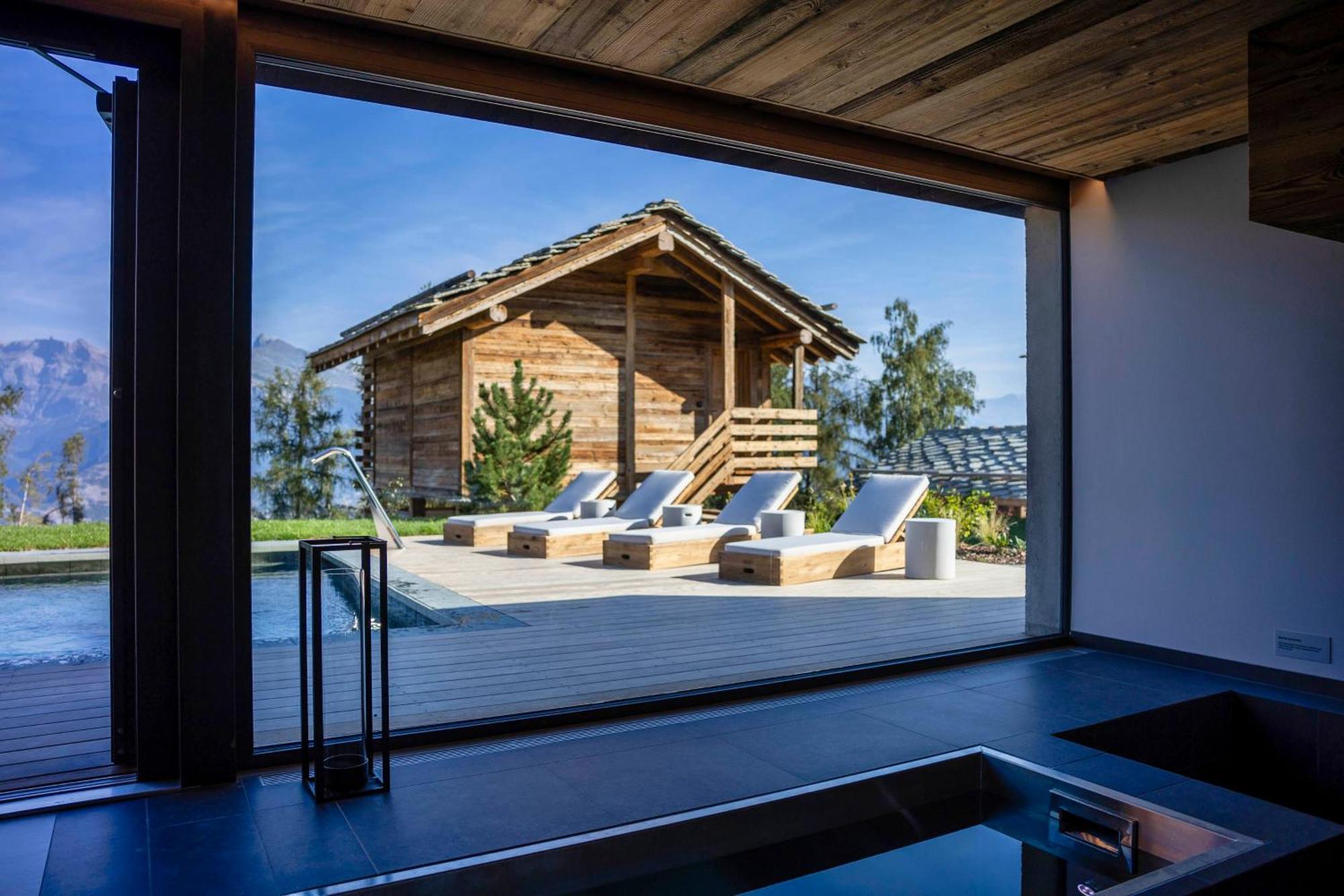 Mad Retreat Hotel Нендаз Екстериор снимка