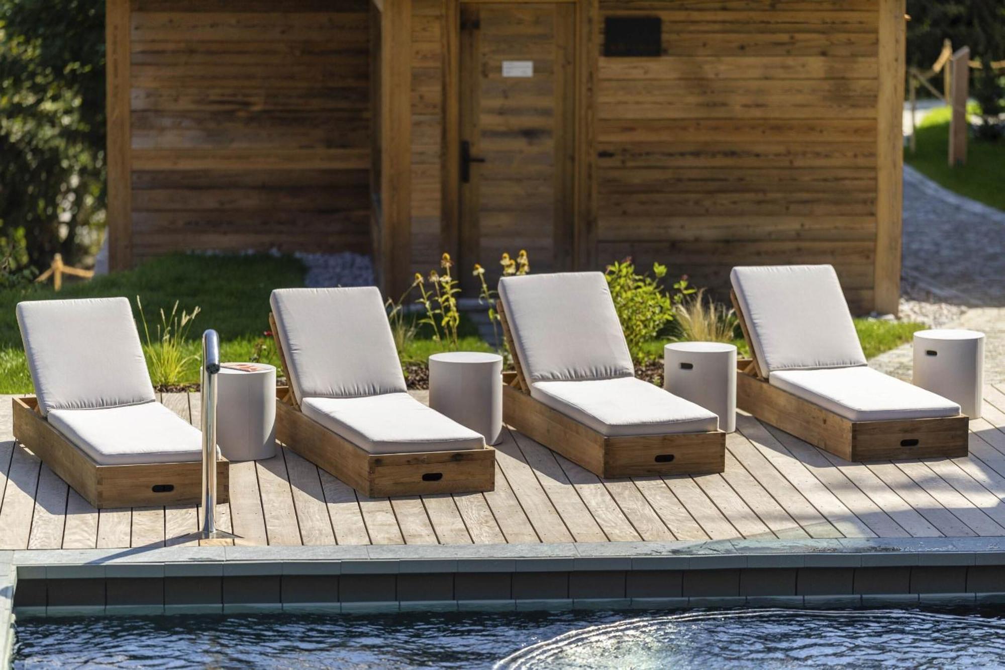 Mad Retreat Hotel Нендаз Екстериор снимка