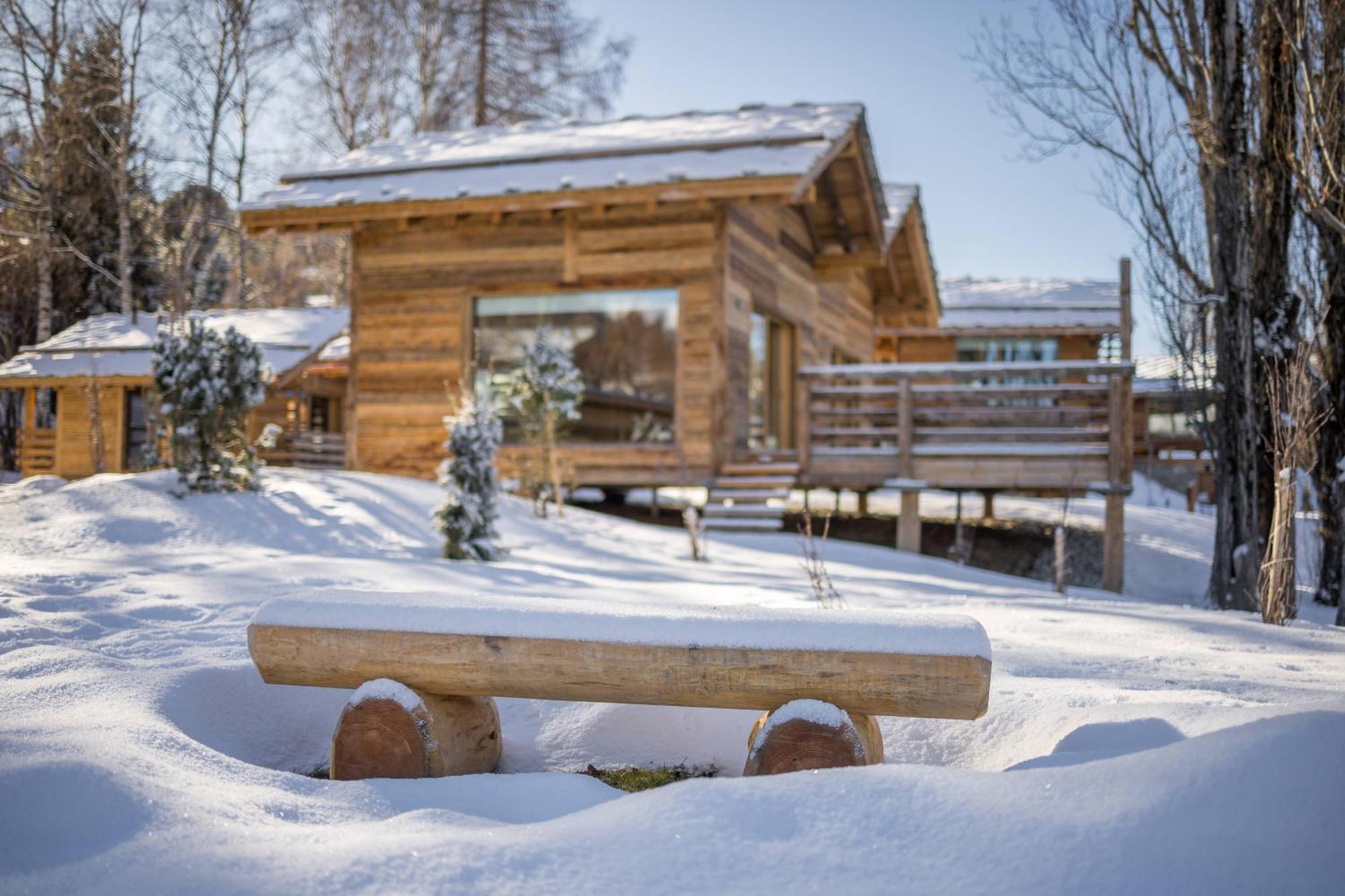 Mad Retreat Hotel Нендаз Екстериор снимка