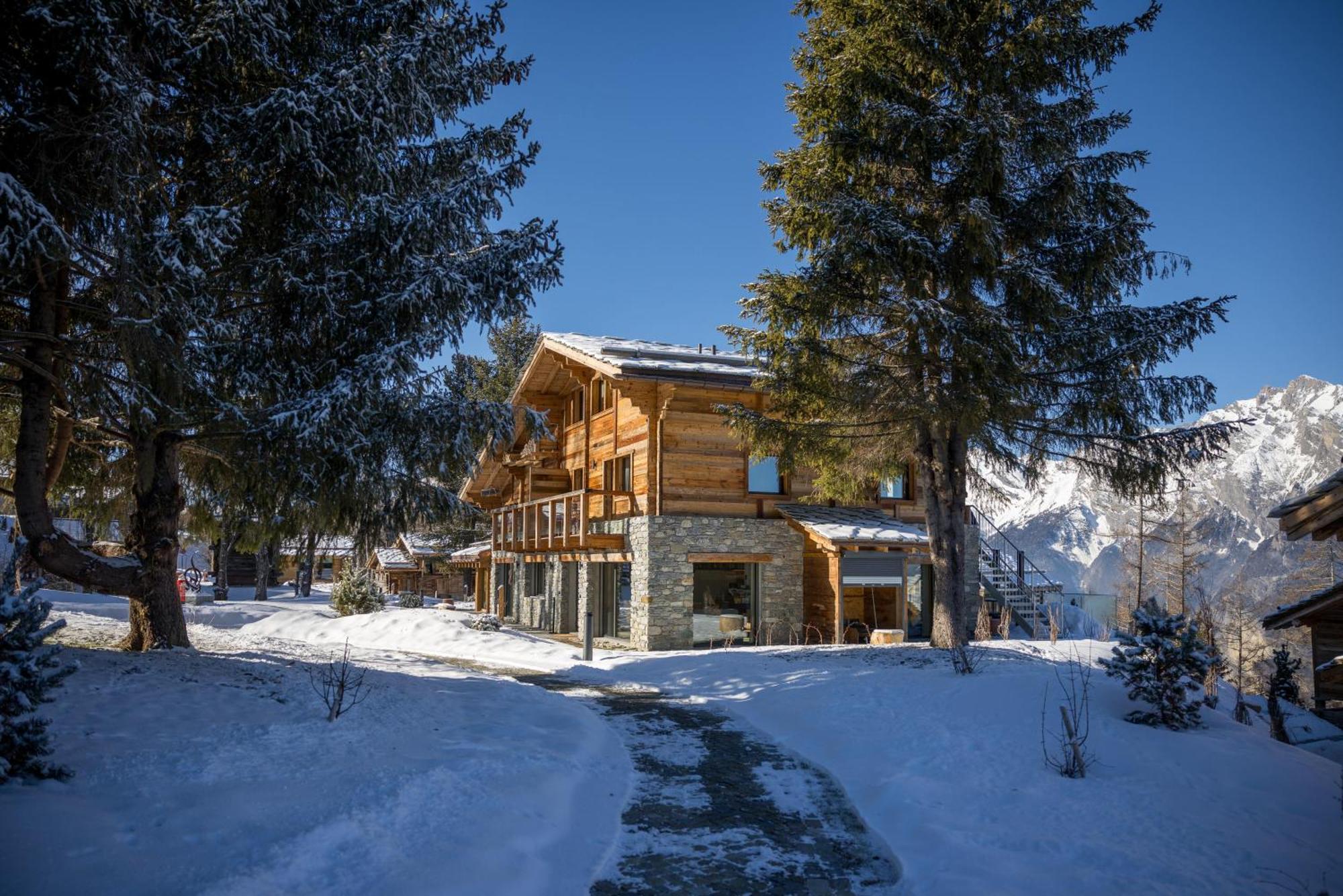 Mad Retreat Hotel Нендаз Екстериор снимка